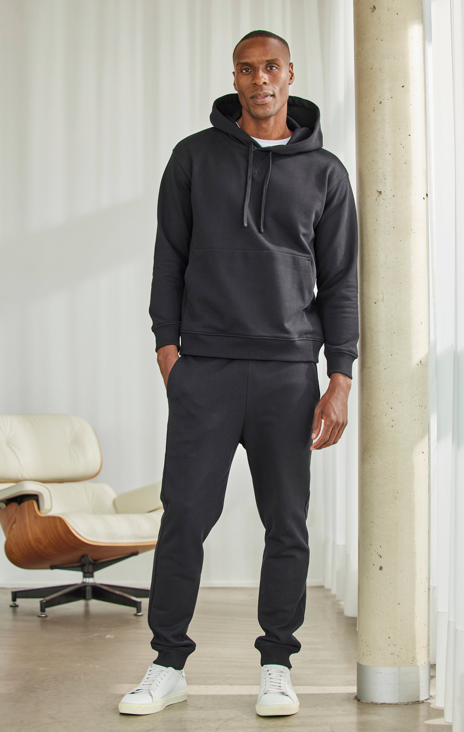 Falke Men Sweatpants - Men - soil